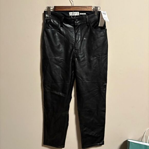 NWT Abercrombie & Fitch 90’s Straight Ultra High-Rise Vegan Leather Pants 29/8 L - Picture 5 of 10